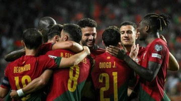 9 goll&uuml; &ccedil;ılgın ma&ccedil;! Teknik direkt&ouml;r sahayı terk etti