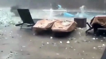 ABD'de taş b&uuml;y&uuml;kl&uuml;ğ&uuml;nde yağan dolu 5 kişinin &ouml;l&uuml;m&uuml;ne neden oldu