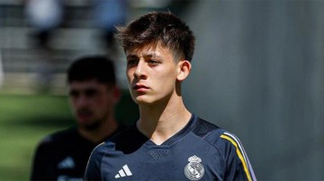 Arda G&uuml;ler, resital sunmaya devam ediyor! Kaleciye yaptığı hareket...