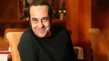 Bakan Koca'dan sanat&ccedil;ı &Ouml;zkan Uğur'un sağlık durumuna ilişkin a&ccedil;ıklama