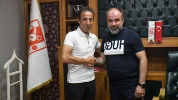 Balıkesirspor, Recep &Ccedil;etin'le s&ouml;zleşme imzaladı