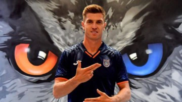 Başakşehir, h&uuml;cum b&ouml;lgesini Piatek'le g&uuml;&ccedil;lendirdi