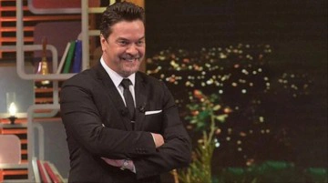 Beyazıt &Ouml;zt&uuml;rk TV8'le anlaştı! Hem Beyaz Show'u hem Passaparola'yı sunacak