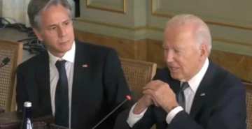 Biden konuştuğu sırada Blinken'in y&uuml;z&uuml; şekilden şekle girdi