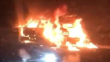 Bursa'da seyir halindeki otomobil alev topuna d&ouml;nd&uuml;