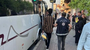 &Ccedil;alışma izni olmayan g&ouml;&ccedil;menler yakalandı