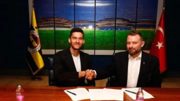 Fenerbah&ccedil;e beklenen transferi a&ccedil;ıkladı!