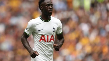 Fenerbah&ccedil;e ve Galatasaray yıldız oyuncu i&ccedil;in devrede!