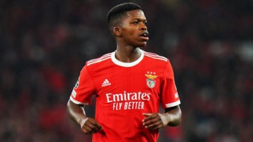 Fenerbah&ccedil;e'den s&uuml;rpriz orta saha girişimi!