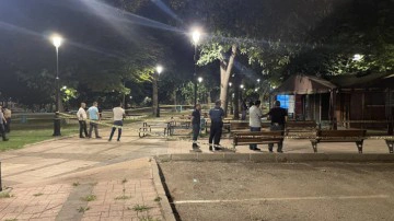 Gaziantep'te bek&ccedil;ilere bı&ccedil;aklı saldırı: 2 yaralı