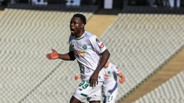 G&ouml;ztepe, Mame Diouf i&ccedil;in bastırıyor