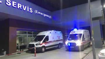 G&uuml;m&uuml;şhane&rsquo;de trafik kazası: 4 yaralı