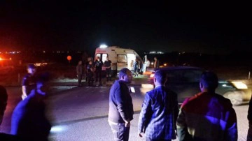 Hasta taşıyan ambulans ile otomobil &ccedil;arpıştı: 1'i ağır, 2 yaralı