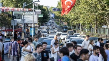 İBB'nin &ccedil;alışmasından sonra trafik yoğunluğu arttı