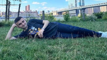 İğne ipliğe d&ouml;nen CZN Burak, 8 yıl &ouml;nceki halini paylaşıp yorumu takip&ccedil;ilerine bıraktı