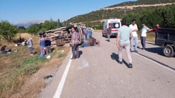 Isparta'da feci kaza: Tarım iş&ccedil;isi 1 kadın &ouml;ld&uuml;, 12 yaralı