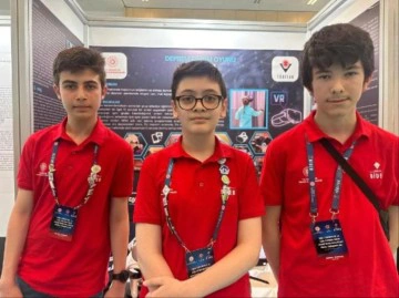 İstanbul Atat&uuml;rk Fen Lisesi &Ouml;ğrencileri 'Deprem Eğitim Oyunu' Geliştirdi