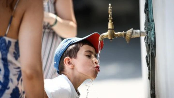 İstanbul'da termometreler 43.4 dereceyi g&ouml;sterdi!