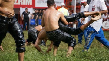 Kırkpınar Yağlı G&uuml;reşleri'nde b&uuml;y&uuml;k heyecan devam ediyor!