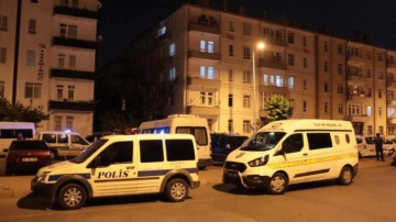 Komşuların g&uuml;r&uuml;lt&uuml; kavgasında kan aktı: 2 yaralı