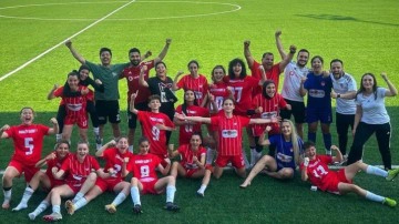 Ma&ccedil;ta sıra dışı olay! Hakem penaltı vuruşlarını erken bitirdi