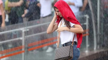 Meteoroloji'den 3 b&ouml;lgeye g&ouml;k g&uuml;r&uuml;lt&uuml;l&uuml; sağanak uyarısı