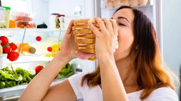 Midenin k&uuml;&ccedil;&uuml;l&uuml;p b&uuml;y&uuml;mesi kilo almayla mı ilişkili? Kilo alınca mide b&uuml;y&uuml;r m&uuml;?