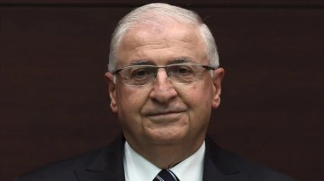 Milli Savunma Bakanı G&uuml;ler, Iraklı mevkidaşı Abbasi ile telefonda g&ouml;r&uuml;şt&uuml;