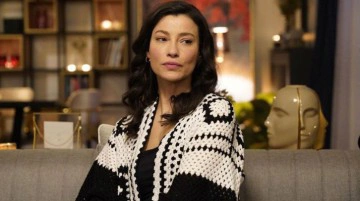 M&uuml;jde Uzman, Kızılcık Şerbeti dizisinin yeni sezon &ccedil;ekimlerinde g&ouml;zyaşlarına boğuldu