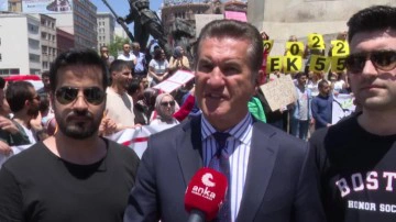 Mustafa Sarıg&uuml;l, ataması yapılmayan &ouml;ğretmen adaylarının eylemine destek verdi