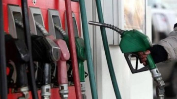 Petrol fiyatları son 4 ayın zirvesini g&ouml;rd&uuml;! Akaryakıta yeni zamlar yolda