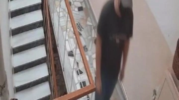 Raşit &Ccedil;etiner'in sesini taklit ederek annesini dolandırdılar