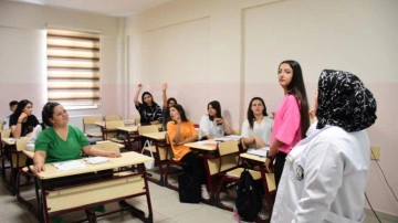 Şahinbey Belediyesi'nin &uuml;cretsiz kursu ile ingilizce &ouml;ğreniyorlar