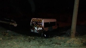 Şof&ouml;r terk edip ka&ccedil;tı! Minib&uuml;ste 23 ka&ccedil;ak g&ouml;&ccedil;men &ccedil;ıktı