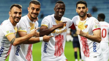 S&uuml;per Lig'de &ccedil;ılgın ma&ccedil;! Kasımpaşa-Kayserispor ma&ccedil;ı nefes kesti