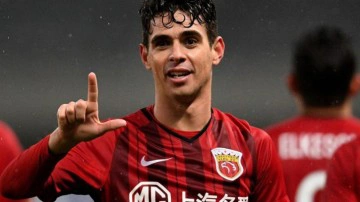 Taraftarla barış i&ccedil;in kollar sıvandı! Oscar bombası