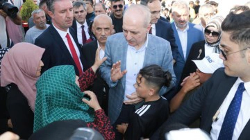 TBMM Başkanı Kurtulmuş Konteyner Kent&rsquo;te depremzede vatandaşları ziyaret etti