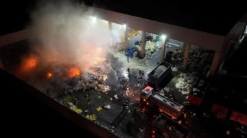 Tekirdağ'da geri d&ouml;n&uuml;ş&uuml;m tesisinde yangın!