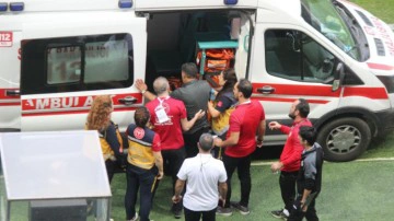 Teknik direkt&ouml;r ma&ccedil; esnasında fenalaştı! Hastaneye kaldırıldı...