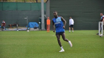 Trabzonspor&rsquo;da Pepe ilk antrenmanına &ccedil;ıktı