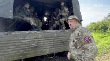 T&uuml;m d&uuml;nya diken &uuml;st&uuml;nde! Rusya'da başkaldıran Wagner askerleri n&uuml;kleer silahlara erişebiliyor