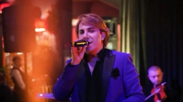 &Uuml;nl&uuml; sanat&ccedil;ı G&ouml;khan Sezen, kısmi fel&ccedil; ge&ccedil;irdi