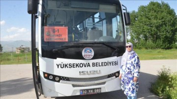 Y&uuml;ksekova'nın ilk kadın otob&uuml;s şof&ouml;r&uuml; seferlere başladı