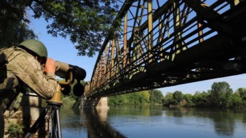 Yunanistan'a ka&ccedil;maya &ccedil;alışan 18 kişi yakalandı